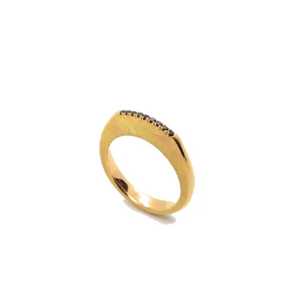 So thin gold ring with black diamonds